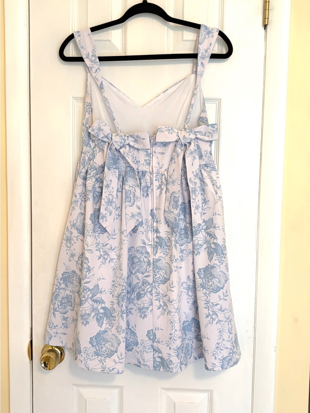 ROMA A Light Blue Floral Print Dress - Size L